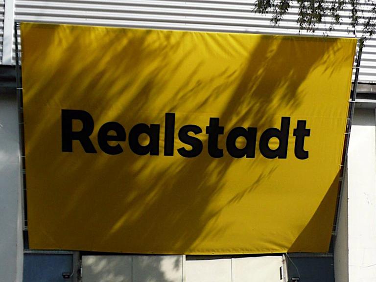 Bild 1 von 6 über die Lohfeldsiedlung Karlsruhe als Beitrag in der Ausstellung 'Realstadt - Wünsche als Wirklichkeit' in Berlin