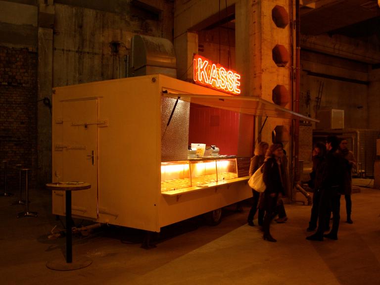 Bild 2 von 6 über die Lohfeldsiedlung Karlsruhe als Beitrag in der Ausstellung 'Realstadt - Wünsche als Wirklichkeit' in Berlin